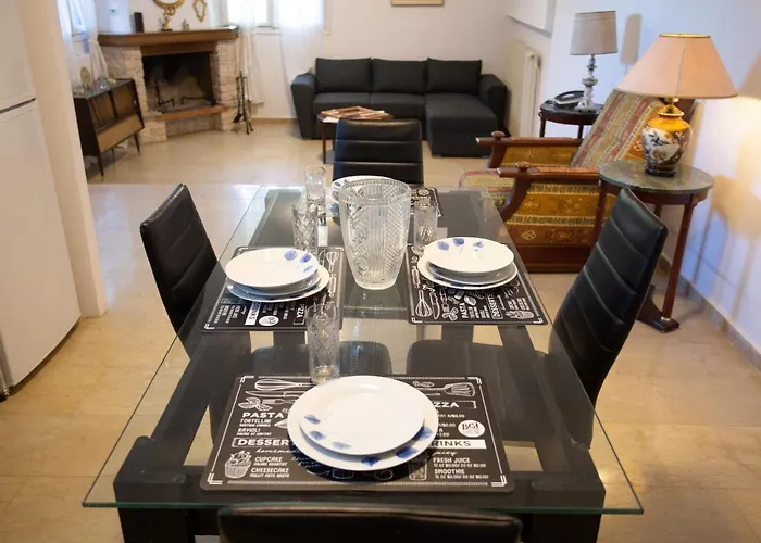 Traditional With Garden, Also For Gatherings ,15 Minutes From Airport Salonic