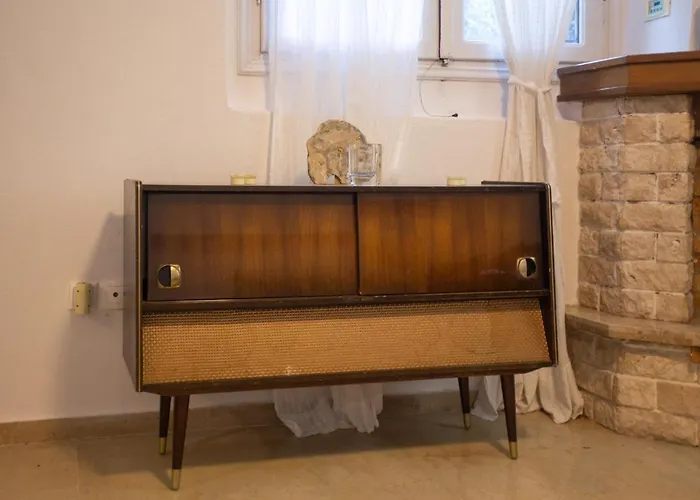 Traditional With Garden, Also For Gatherings ,15 Minutes From Airport Apartament Salonic