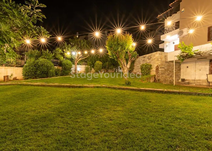 Traditional With Garden, Also For Gatherings ,15 Minutes From Airport