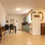 Traditional With Garden, Also For Gatherings ,15 Minutes From Airport Appartement Thessalonique