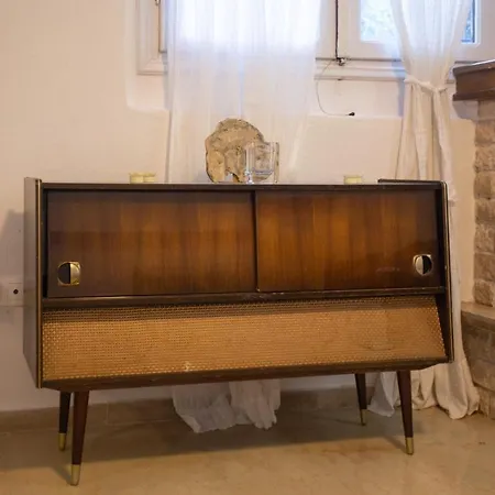 Traditional With Garden, Also For Gatherings ,15 Minutes From Airport Apartament Salonic