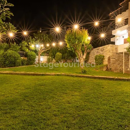 Traditional With Garden, Also For Gatherings ,15 Minutes From Airport