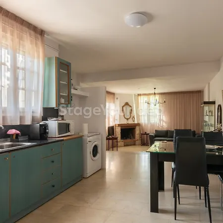 Traditional With Garden, Also For Gatherings ,15 Minutes From Airport Thessaloniki