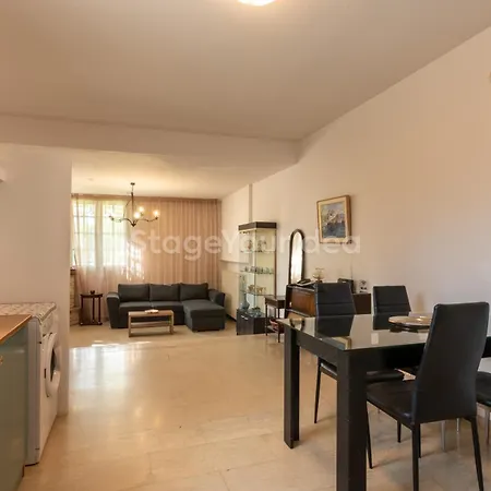 Traditional With Garden, Also For Gatherings ,15 Minutes From Airport Apartment