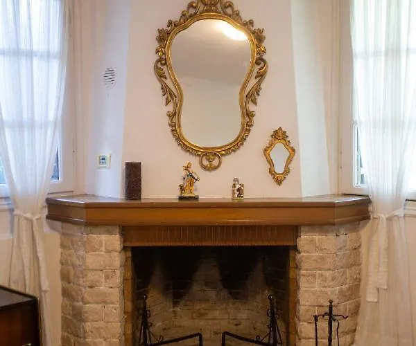 Traditional With Garden, Also For Gatherings ,15 Minutes From Airport Διαμέρισμα