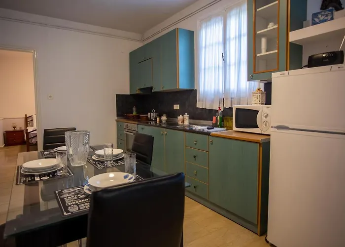 Διαμέρισμα Traditional With Garden, Also For Gatherings ,15 Minutes From Airport