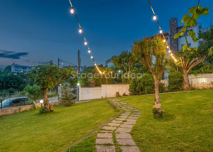 Traditional With Garden, Also For Gatherings ,15 Minutes From Airport