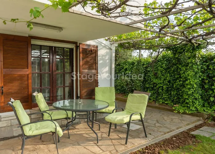 Traditional With Garden, Also For Gatherings ,15 Minutes From Airport *